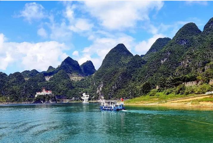 万峰湖景区.jpg