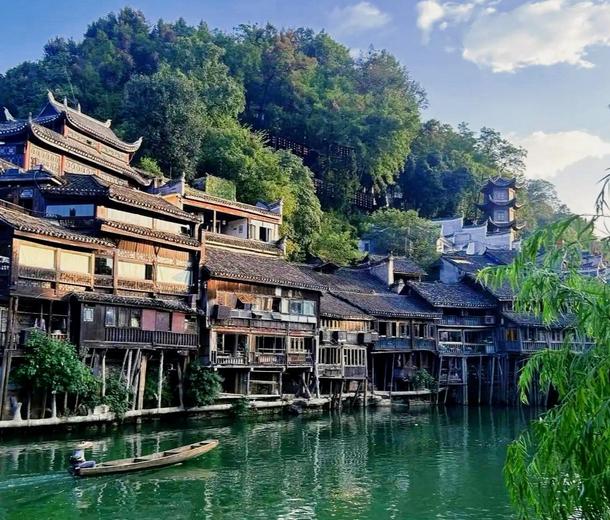凤凰古城.jpg
