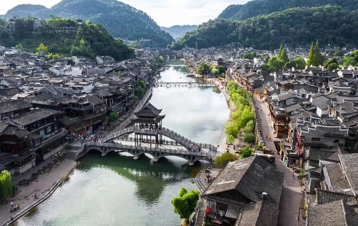 凤凰城.jpg